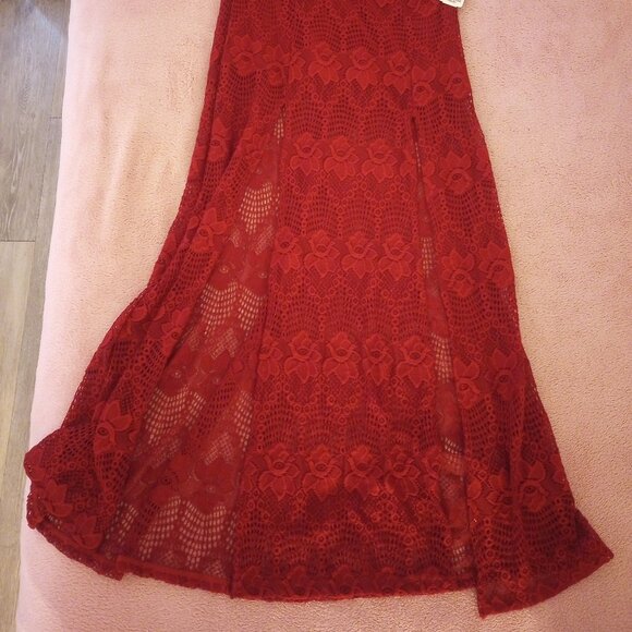 Red Floral Lace Skirt - Picture 5 of 5